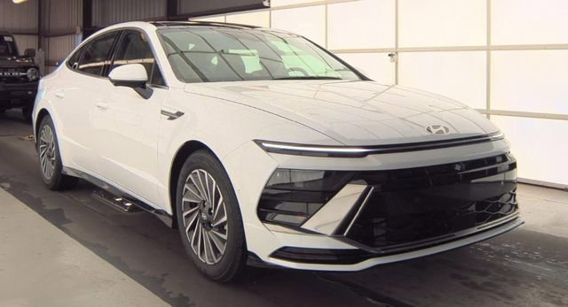 Used 2025 Hyundai Sonata Limited image 2