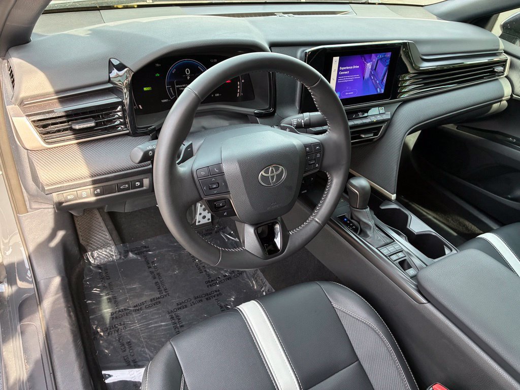 Used 2025 Toyota Camry SE FWD image 16