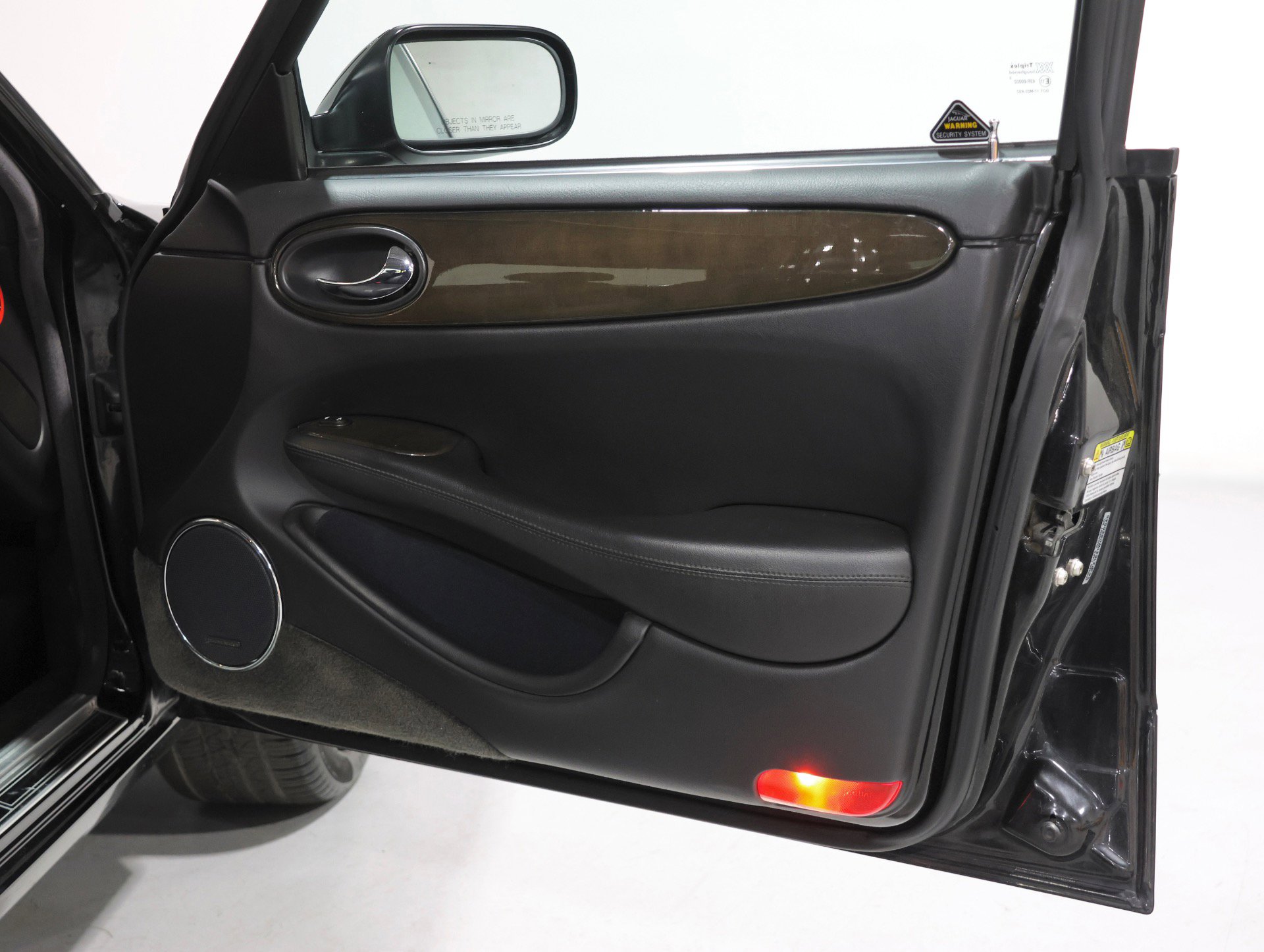 Used 1998 Jaguar XJ8 RWD image 45