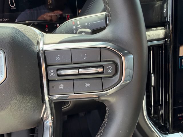 Used 2025 GMC Yukon XL Denali AWD/4WD image 17