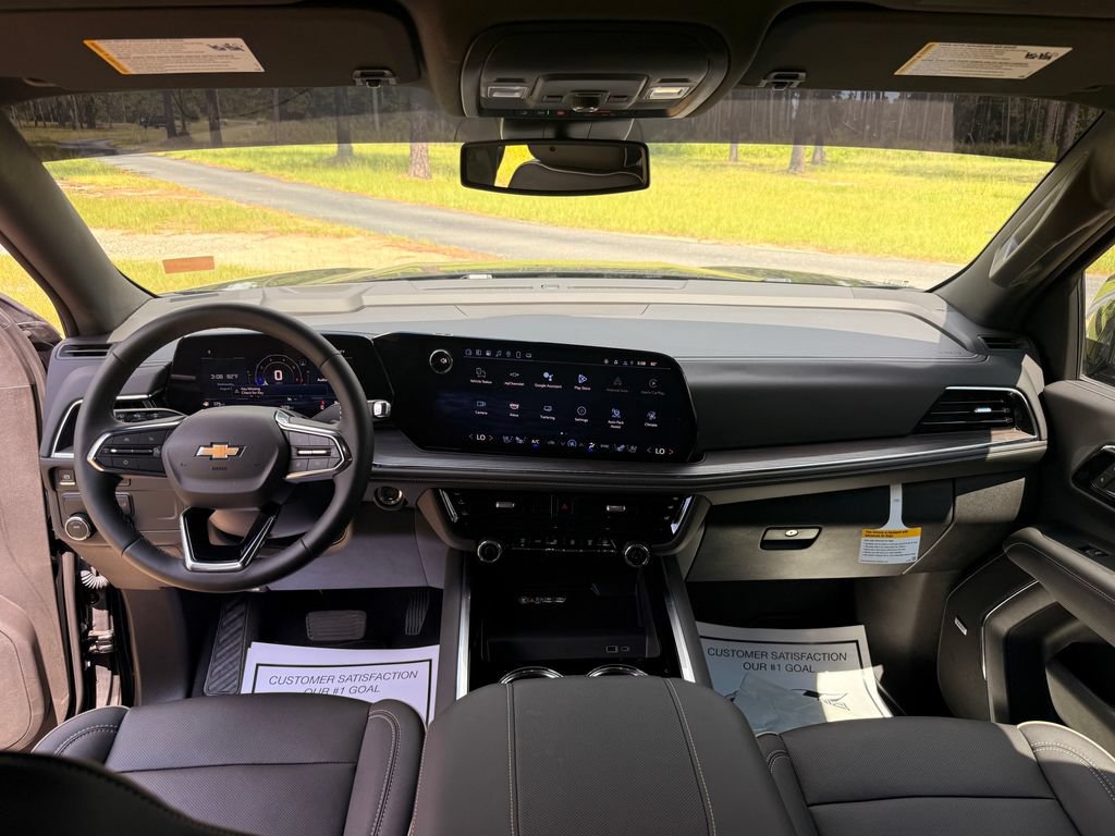 New 2025 Chevrolet Suburban Premier RWD image 18