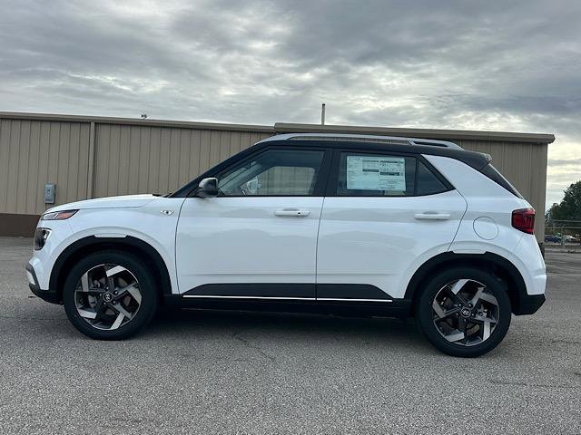 New 2026 Hyundai Venue SEL image 2