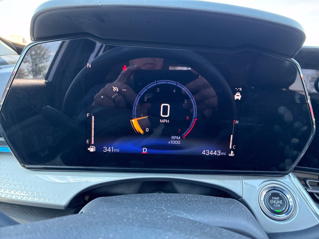 Used 2025 Chevrolet Trax LT FWD image 11