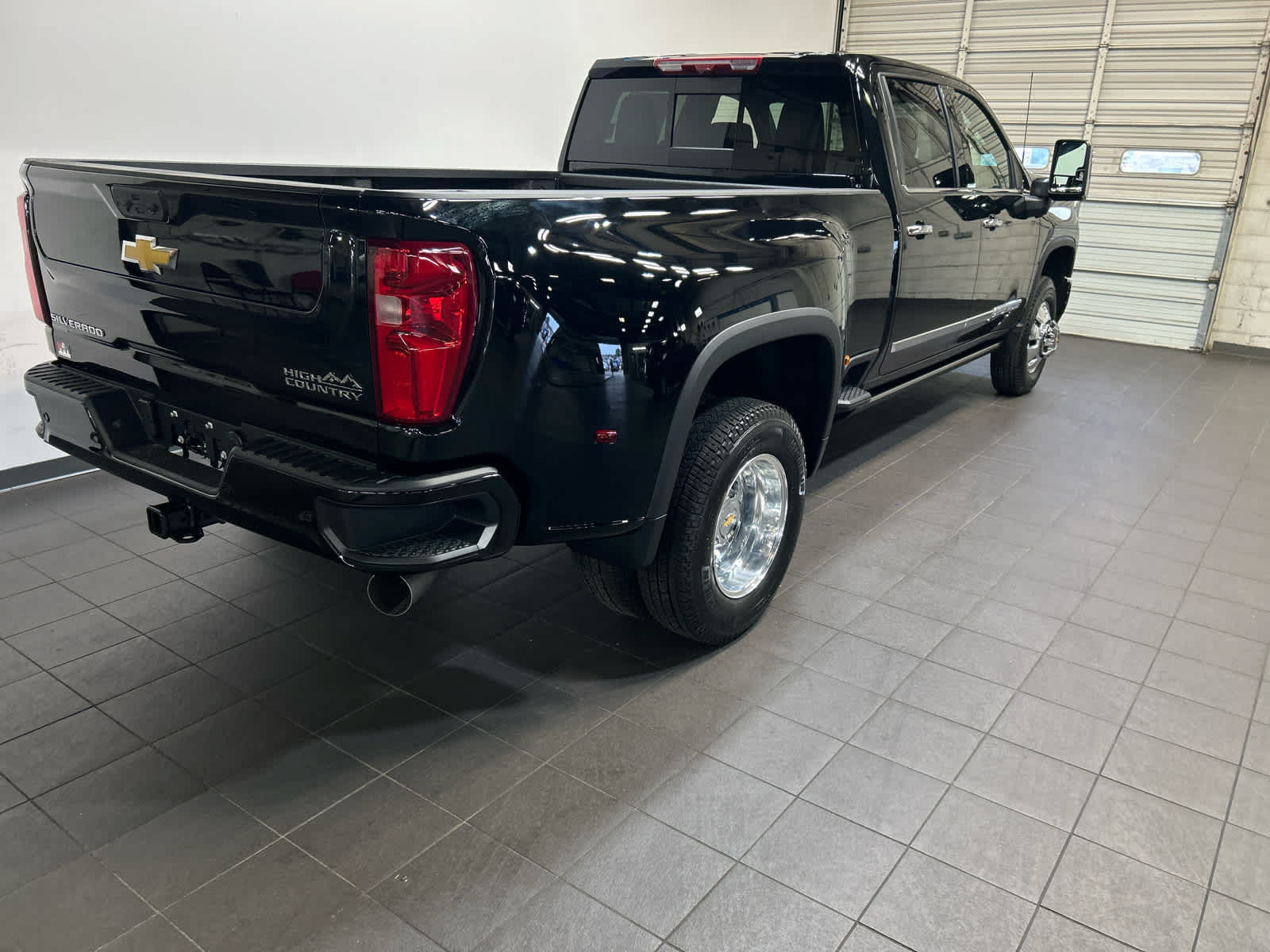 New 2026 Chevrolet Silverado 3500 High Country w/ High Country Premium Package AWD/4WD image 3