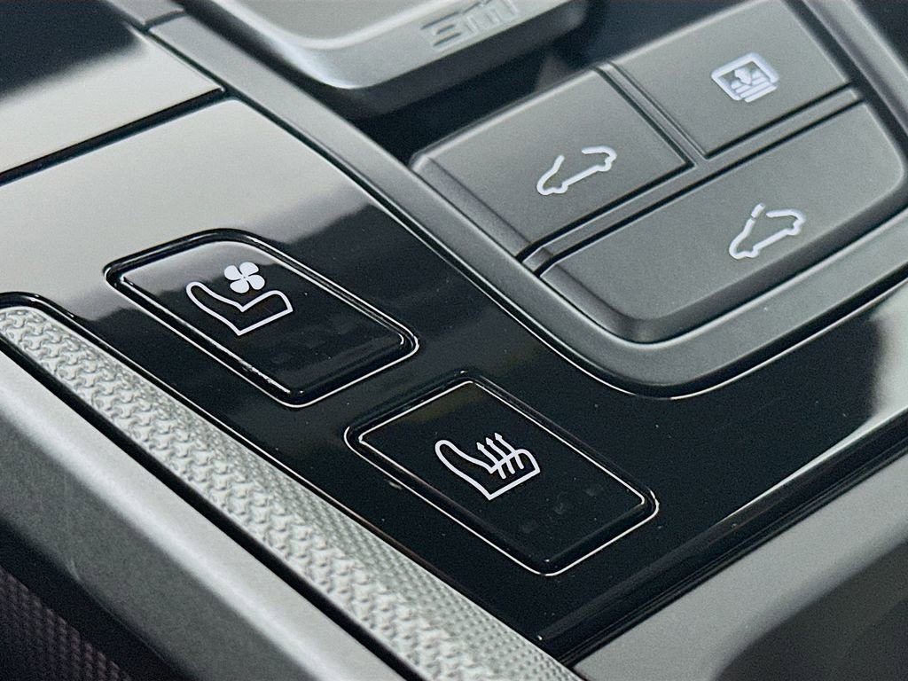 Certified 2024 Porsche 911 Carrera image 23