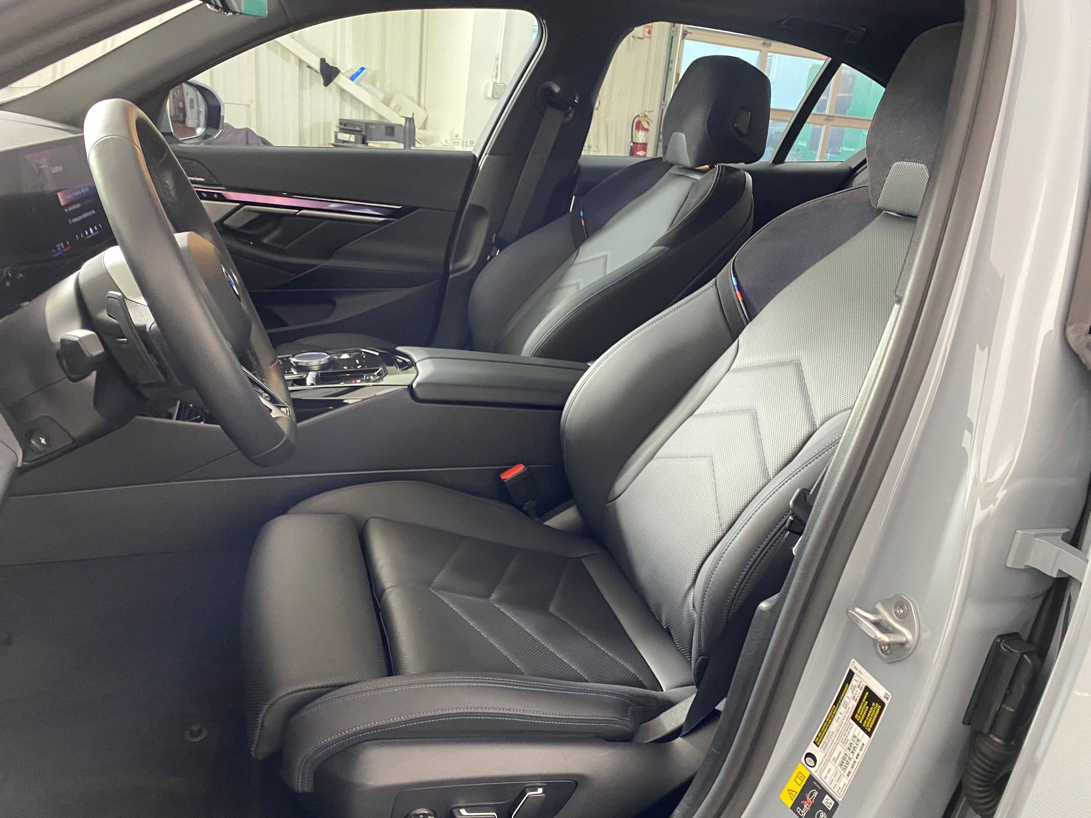 Certified 2025 BMW i5 xDrive40 w/ M Sport Package image 5