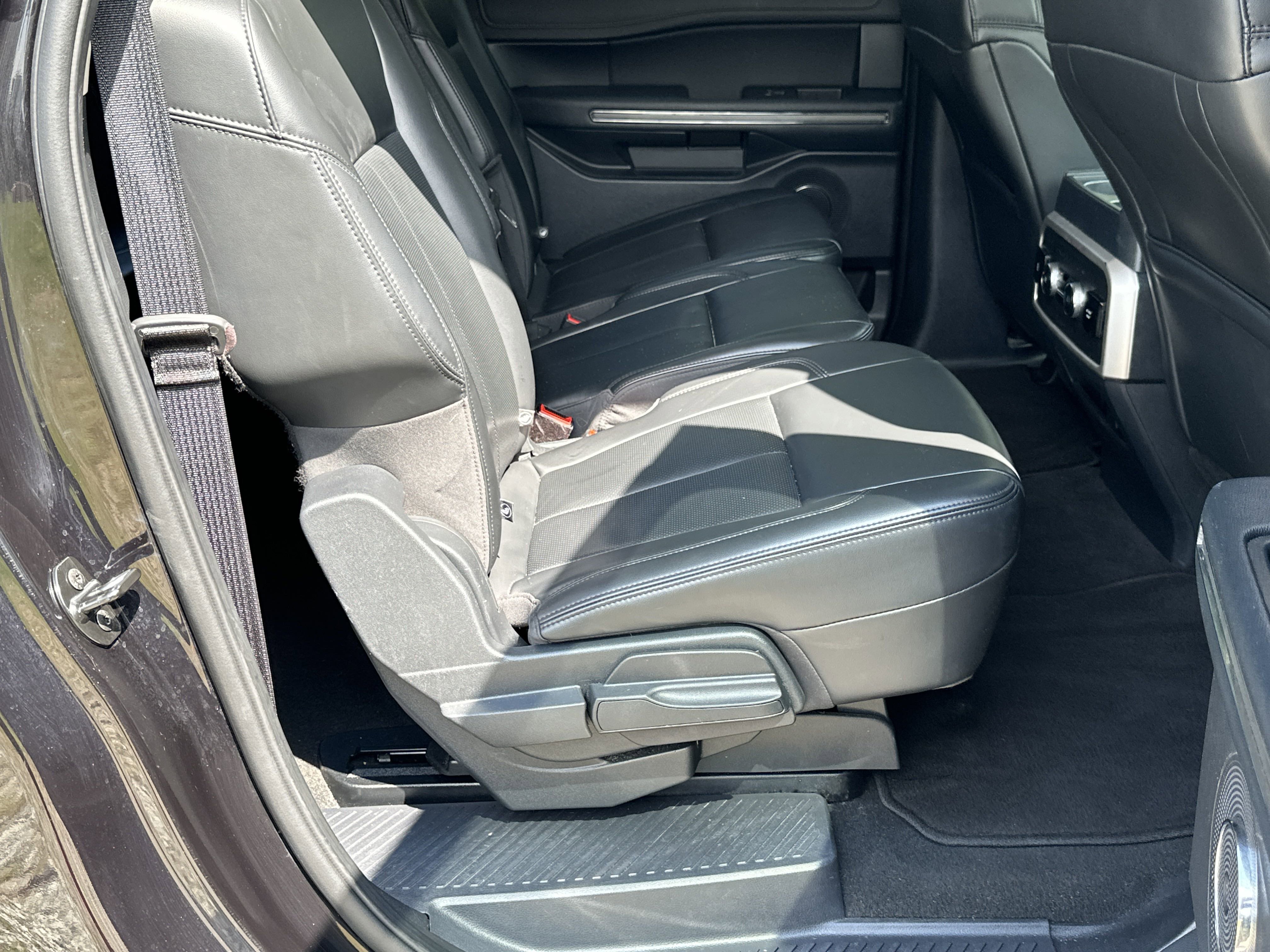 Used 2024 Ford Expedition Max XLT image 15