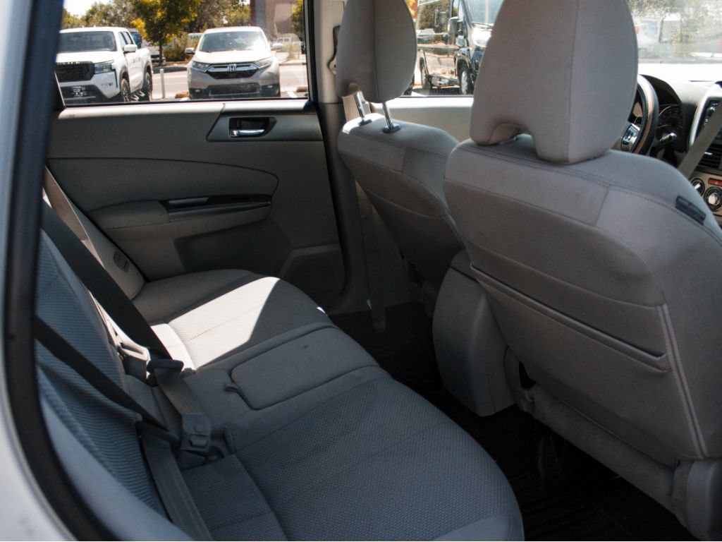 Used 2012 Subaru Forester 2.5X Premium AWD/4WD image 28