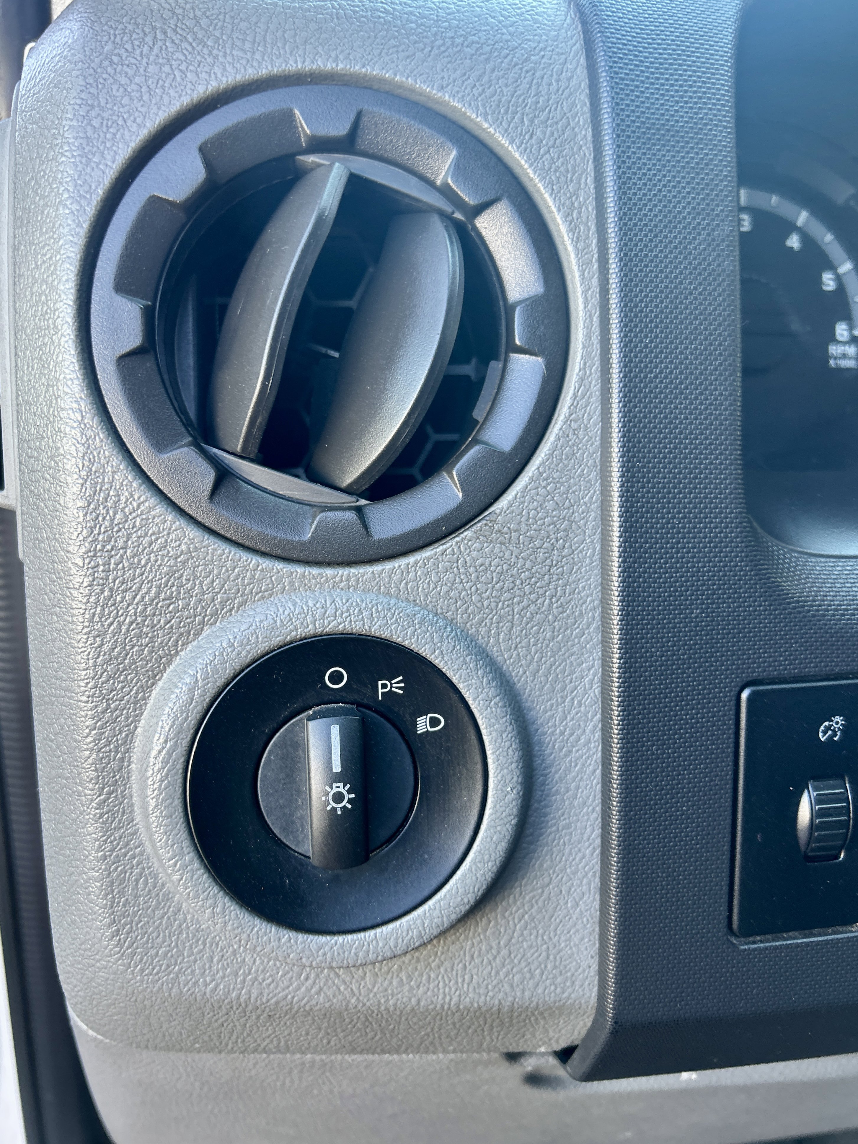 Used 2013 Ford E-150 and Econoline 150 w/ PWR Group RWD image 35