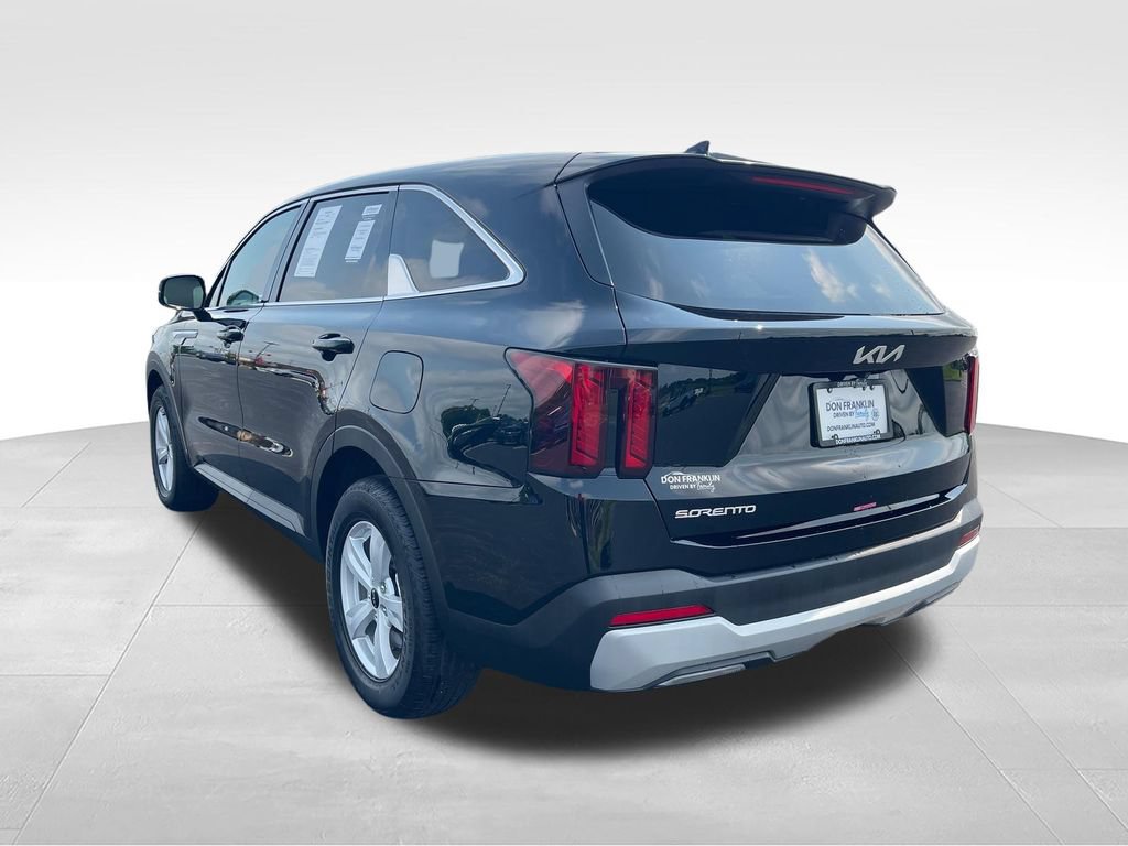 Used 2026 Kia Sorento LX FWD image 3