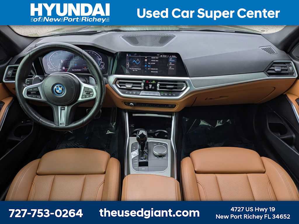 Used 2022 BMW 330e w/ M Sport Package RWD image 17