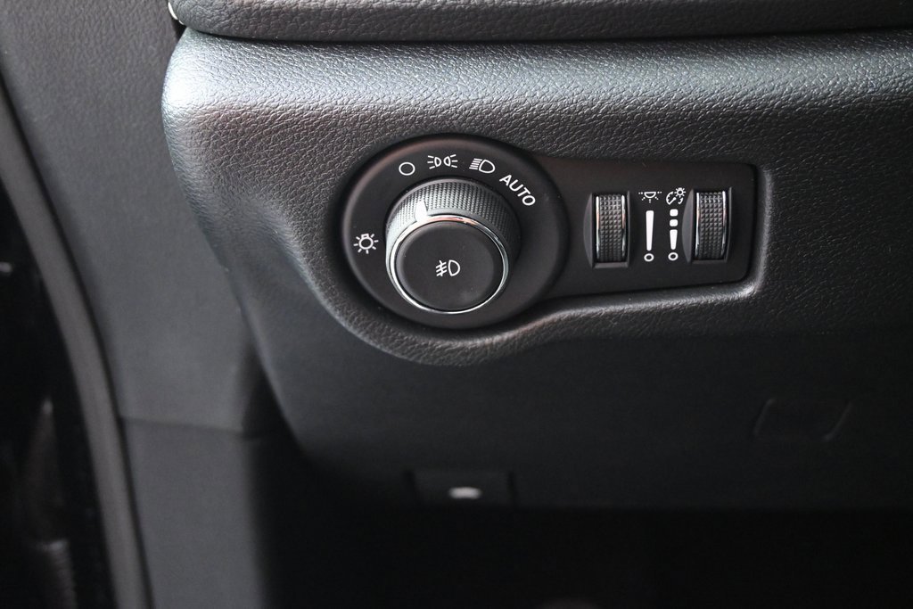 New 2026 Chrysler Pacifica Limited image 26