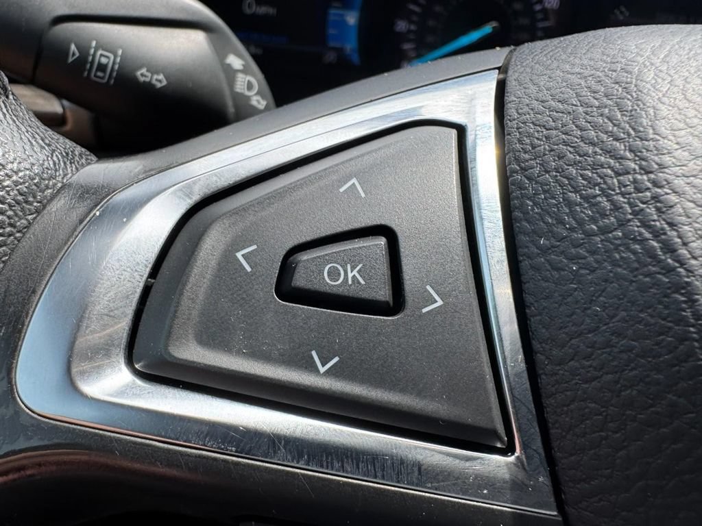Used 2020 Ford Fusion SEL FWD image 16