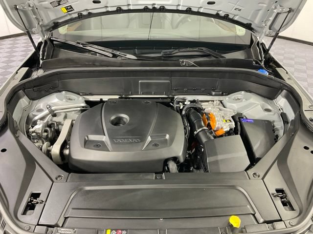 Certified 2025 Volvo XC90 T8 Plus AWD/4WD image 40
