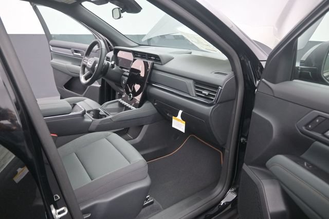 New 2026 GMC Terrain AT4 w/ LPO, Black Badging Package AWD/4WD image 17