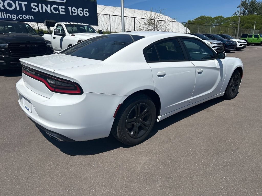 Used 2020 Dodge Charger SXT w/ Leather Interior Group RWD image 5