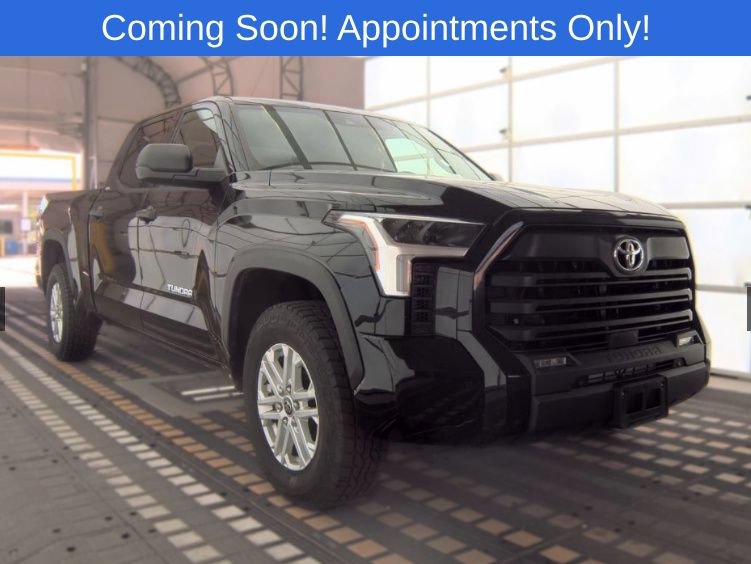 Used 2022 Toyota Tundra SR5 AWD/4WD image 1