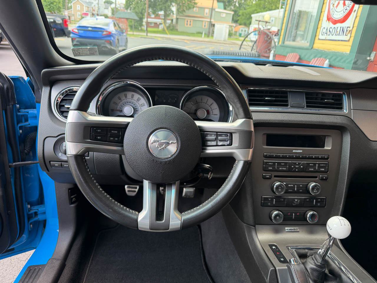 Used 2010 Ford Mustang GT Premium RWD image 19