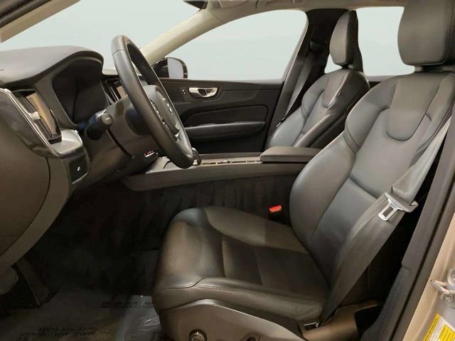 Used 2025 Volvo XC60 B5 Core AWD/4WD image 20