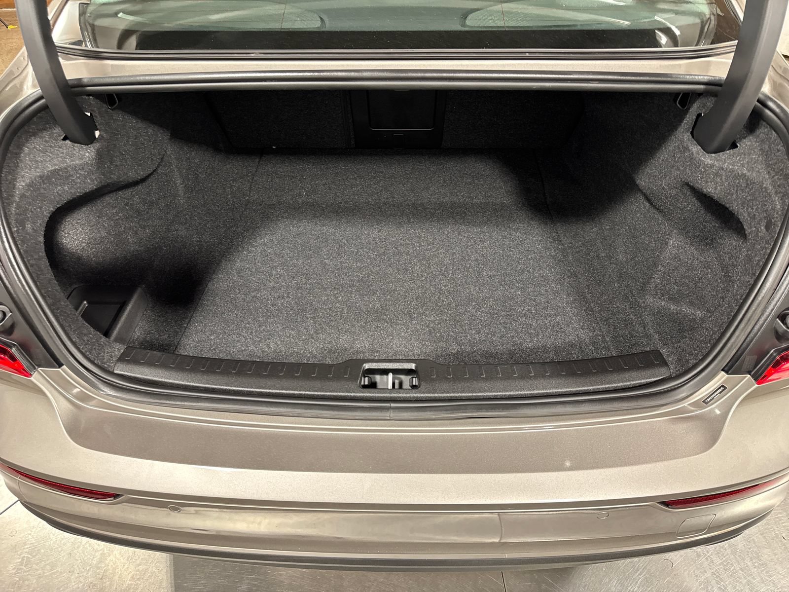 Used 2021 Volvo S60 T6 Momentum w/ Premium Package AWD/4WD image 28