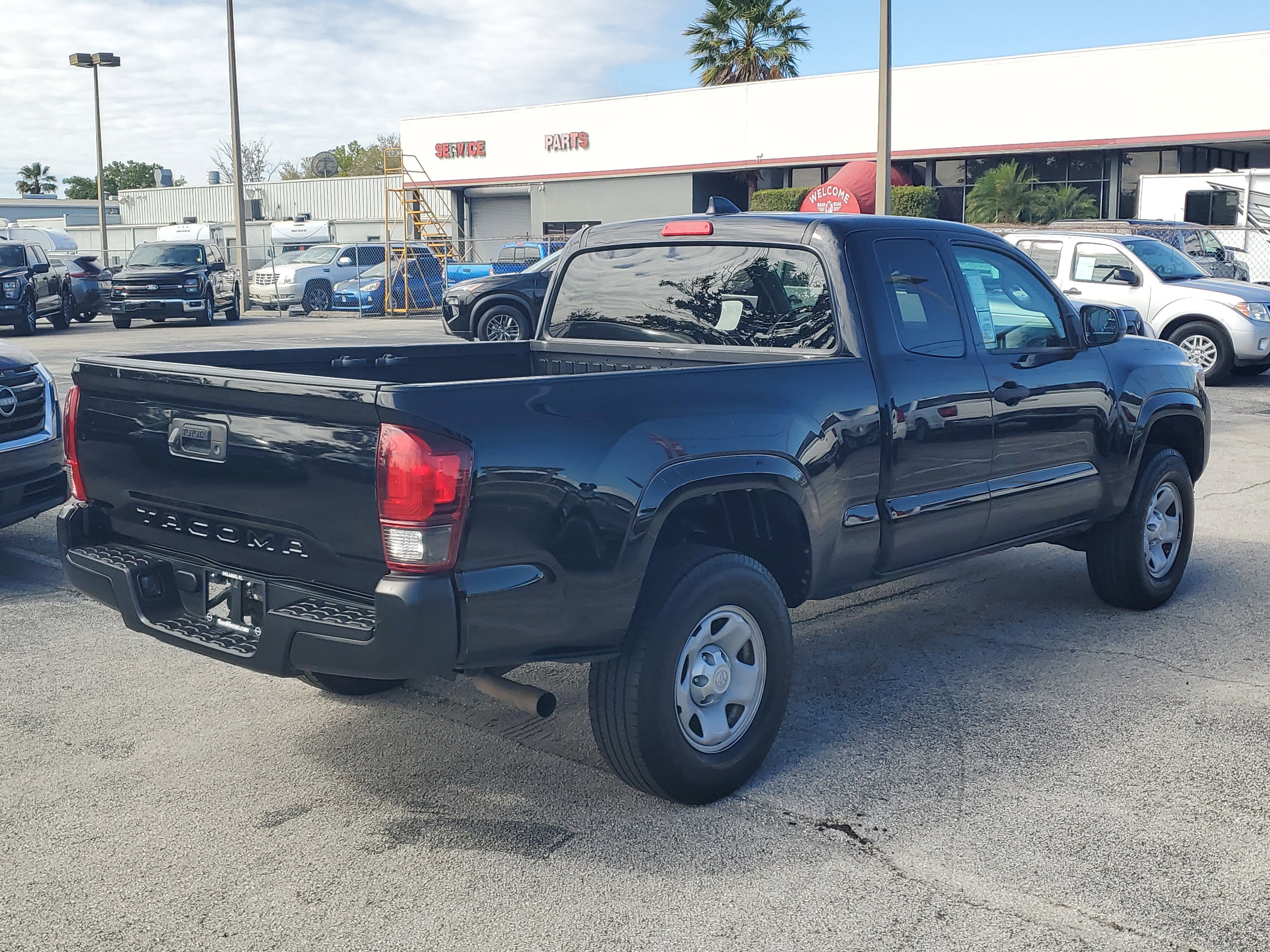 Used 2022 Toyota Tacoma SR image 4