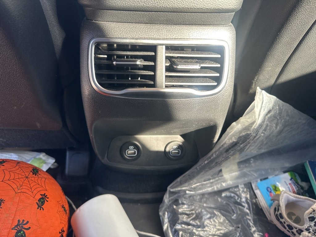 Used 2023 Hyundai Santa Fe SEL image 16