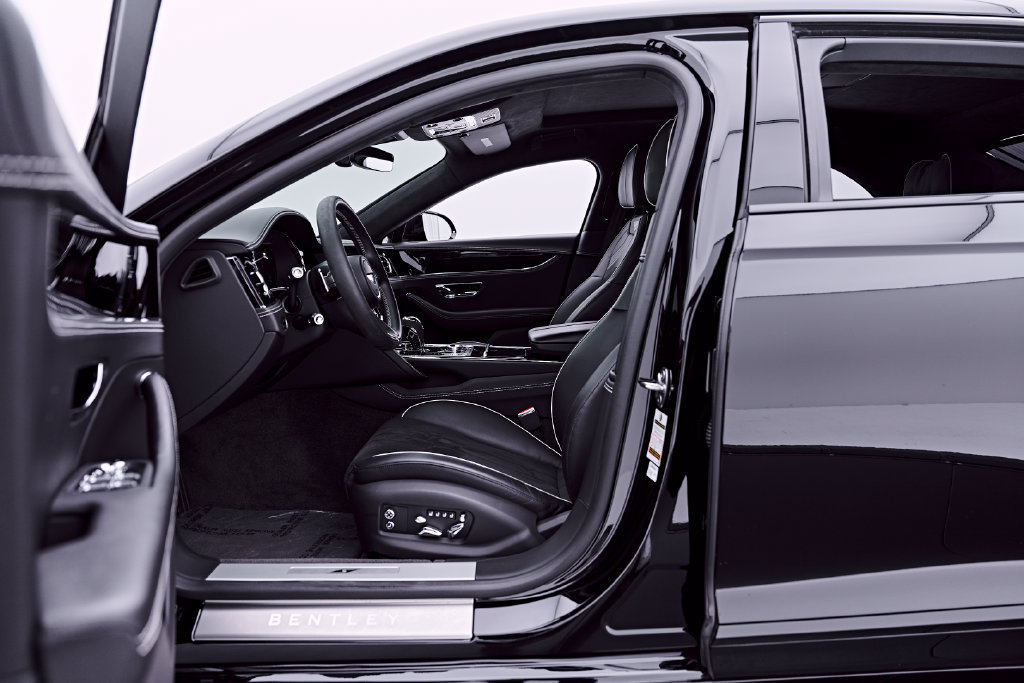 Used 2023 Bentley Flying Spur S V8 AWD/4WD image 36
