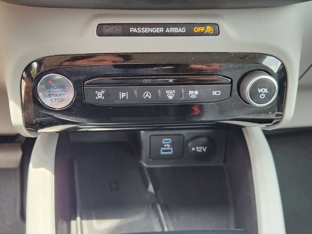 Used 2023 Ford Escape Platinum w/ Class II Trailer Tow Package AWD/4WD image 18