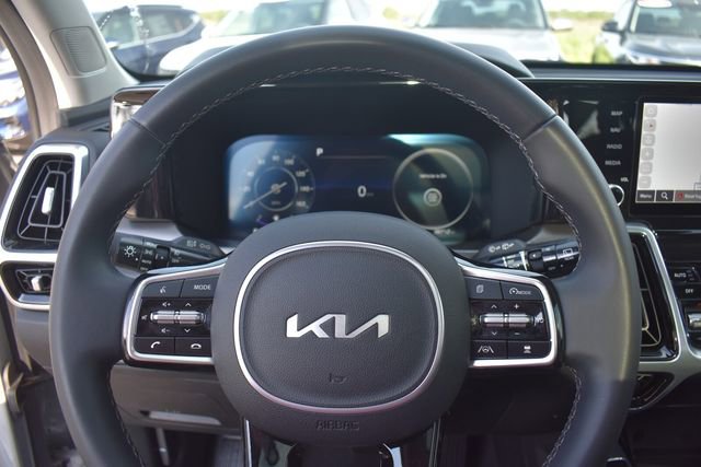 Certified 2023 Kia Sorento SX AWD/4WD image 35