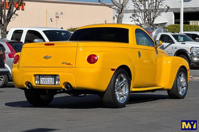 Used 2005 Chevrolet SSR w/ Preferred Equipment Group image 4