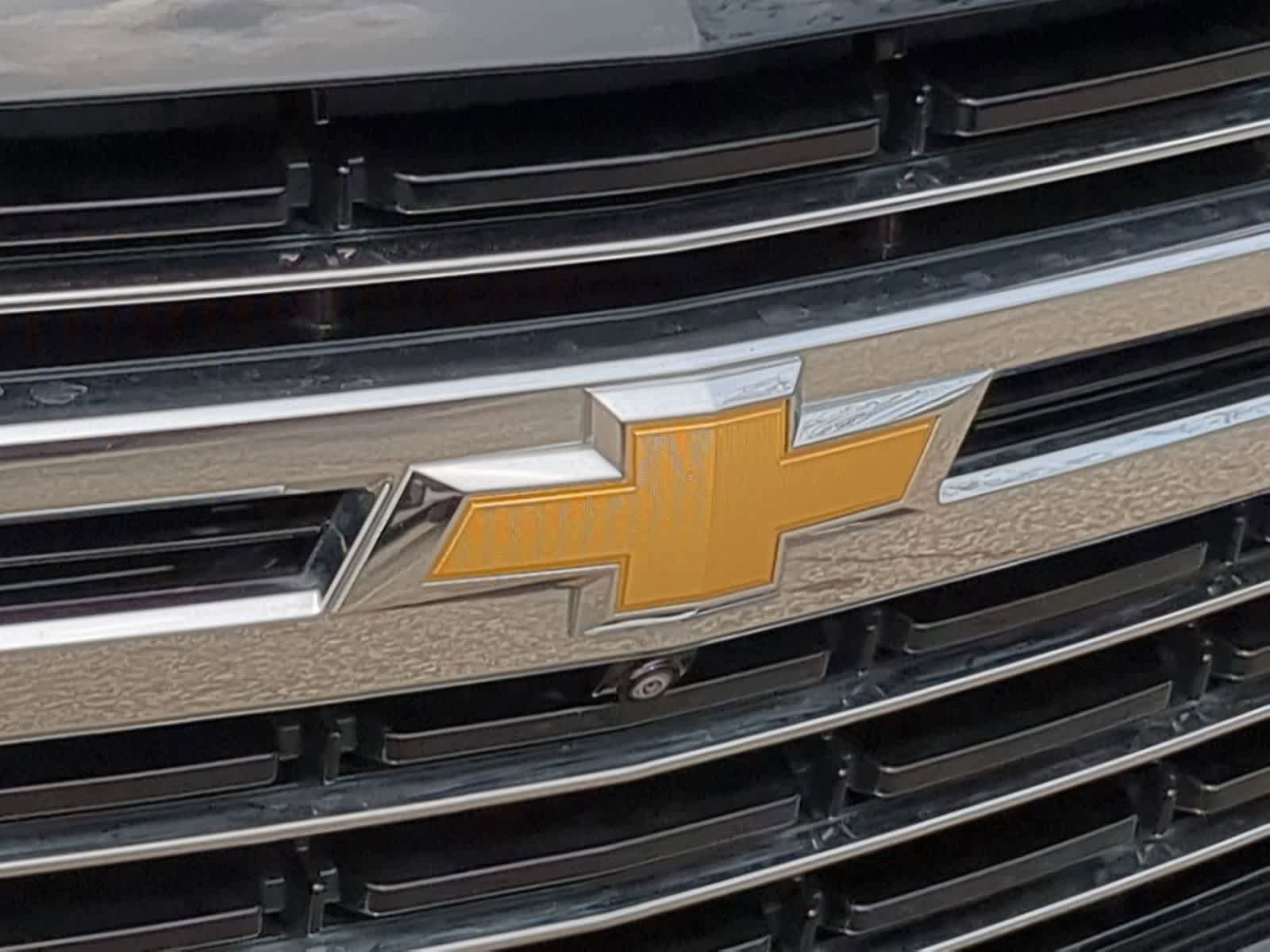 Used 2024 Chevrolet Suburban LT w/ LT Signature Package AWD/4WD image 12