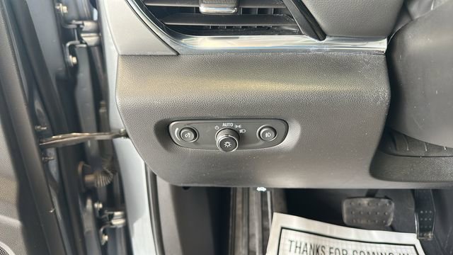 Used 2021 Chevrolet Traverse LT image 15