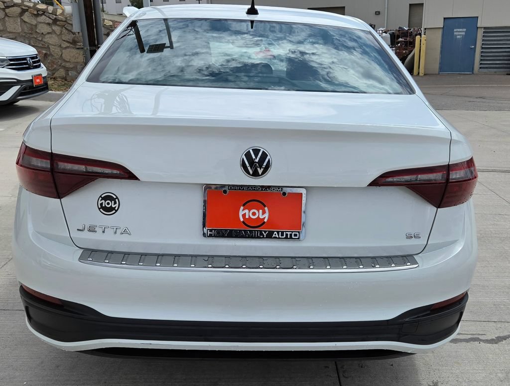 Used 2023 Volkswagen Jetta SE FWD image 10
