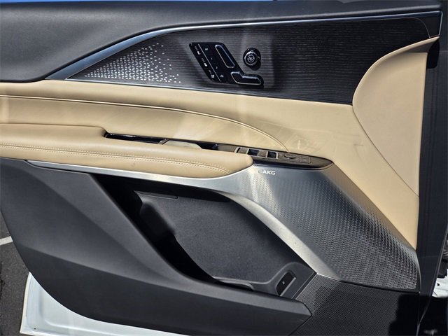 New 2025 Cadillac Lyriq Luxury image 18