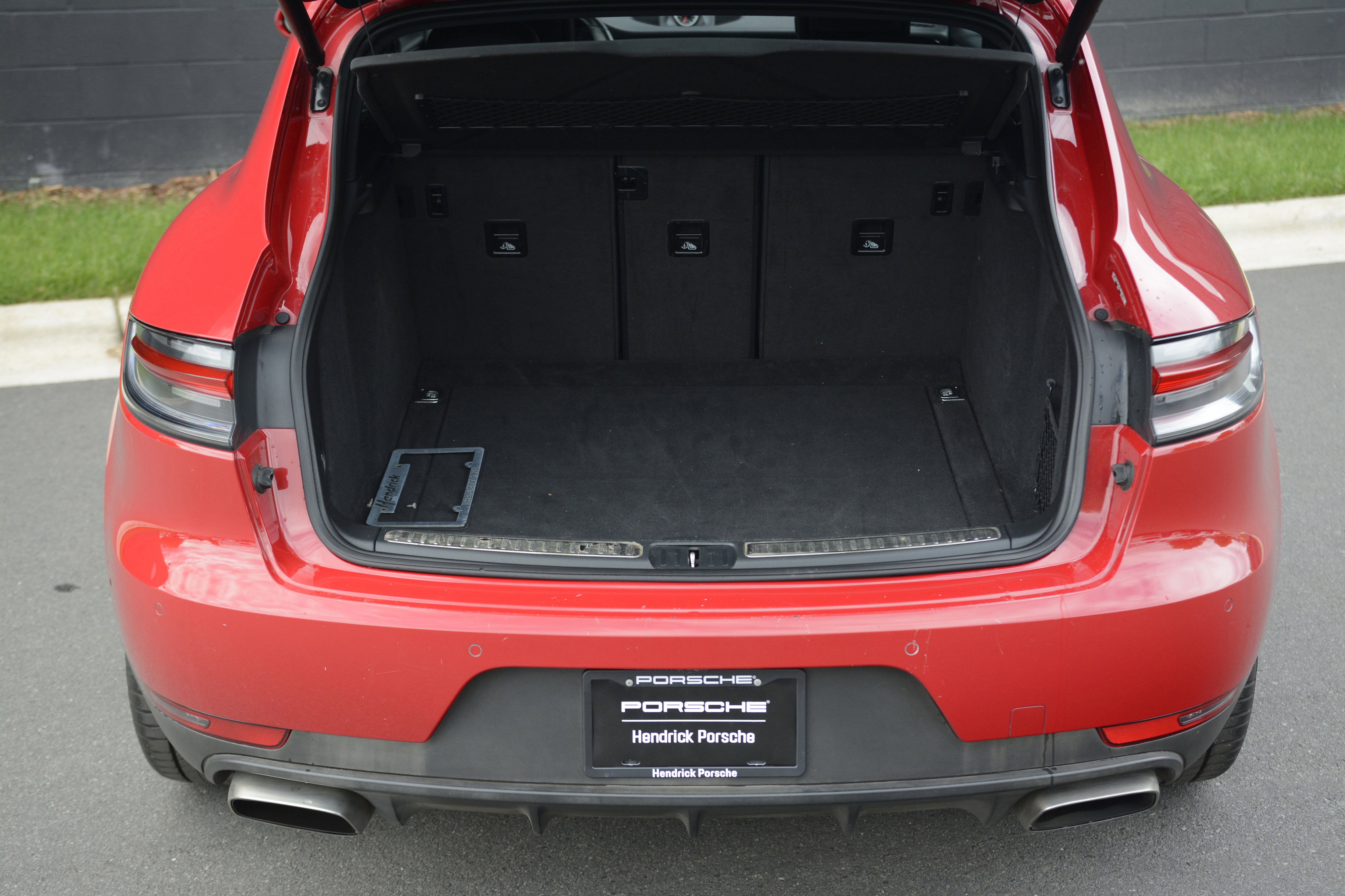 Certified 2020 Porsche Macan AWD/4WD image 38
