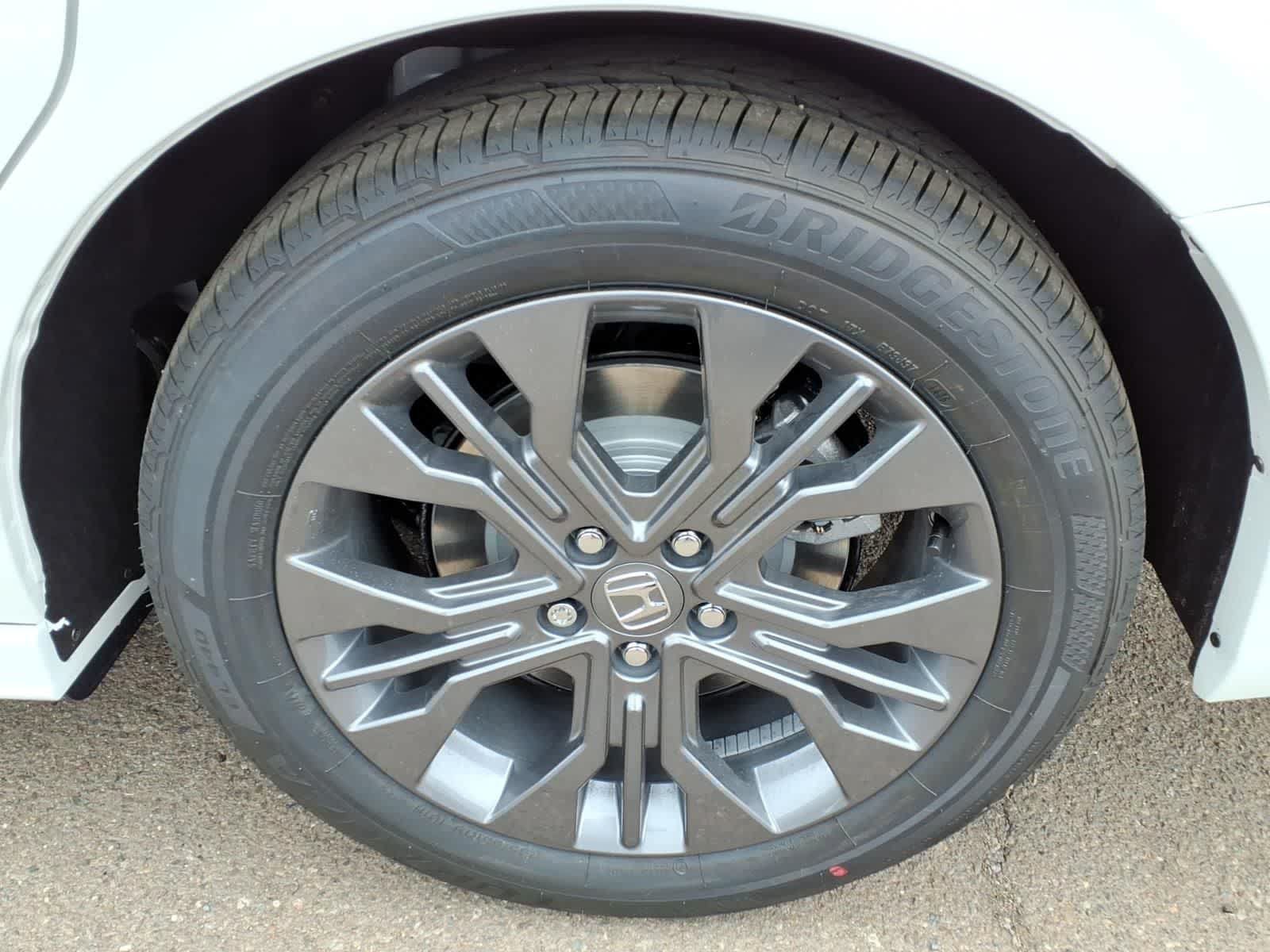 New 2026 Honda Odyssey Touring image 8