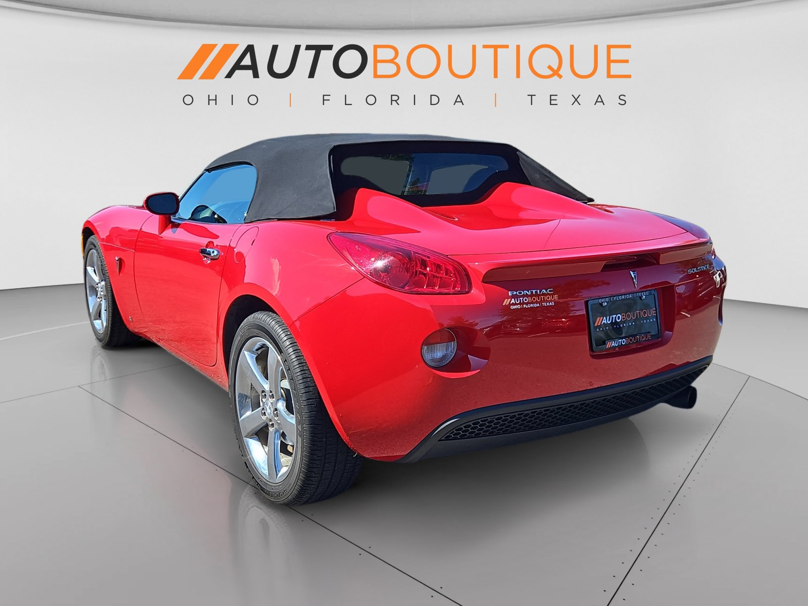 Used 2007 Pontiac Solstice Convertible RWD image 3