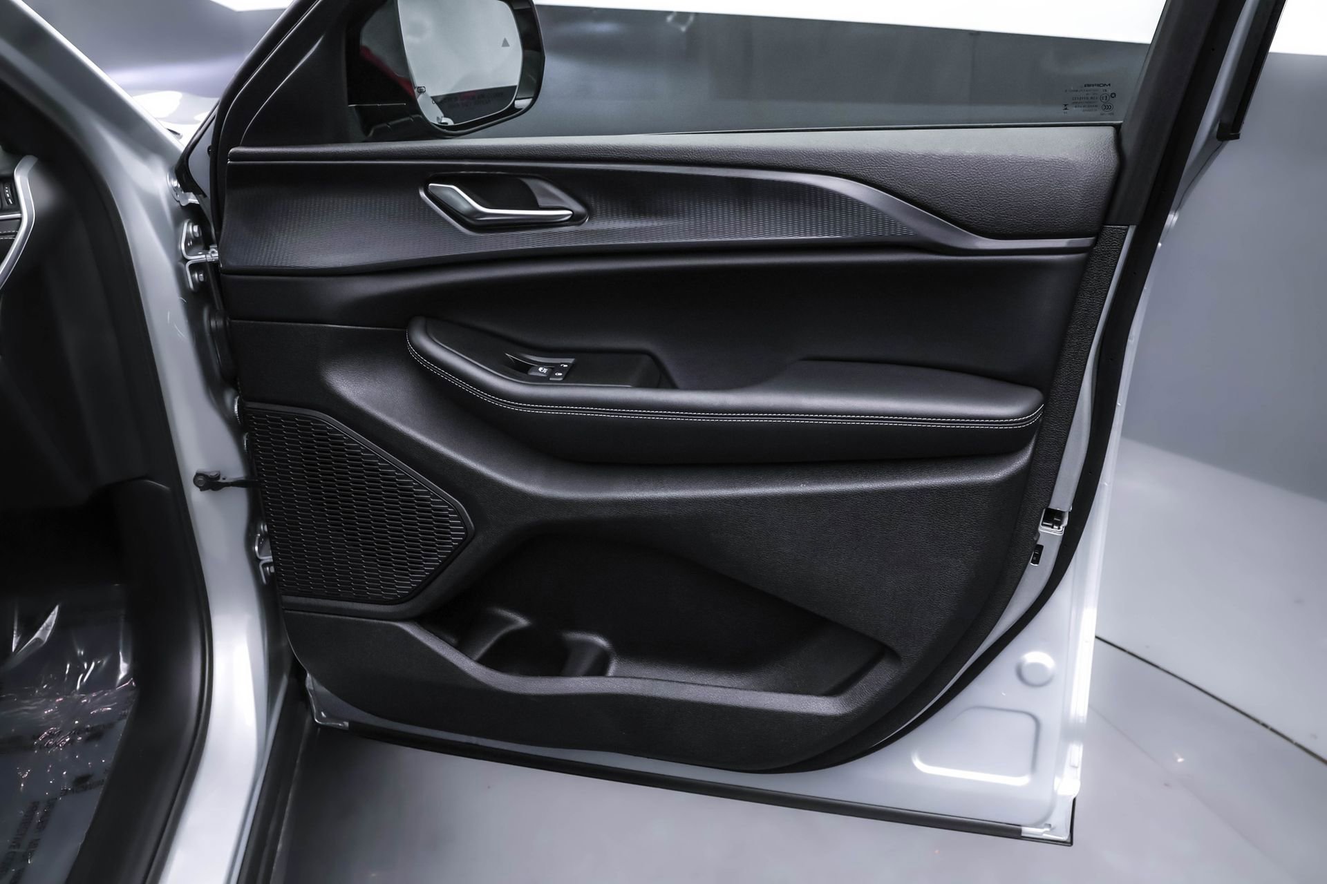 Used 2025 Jeep Grand Cherokee L Altitude image 34