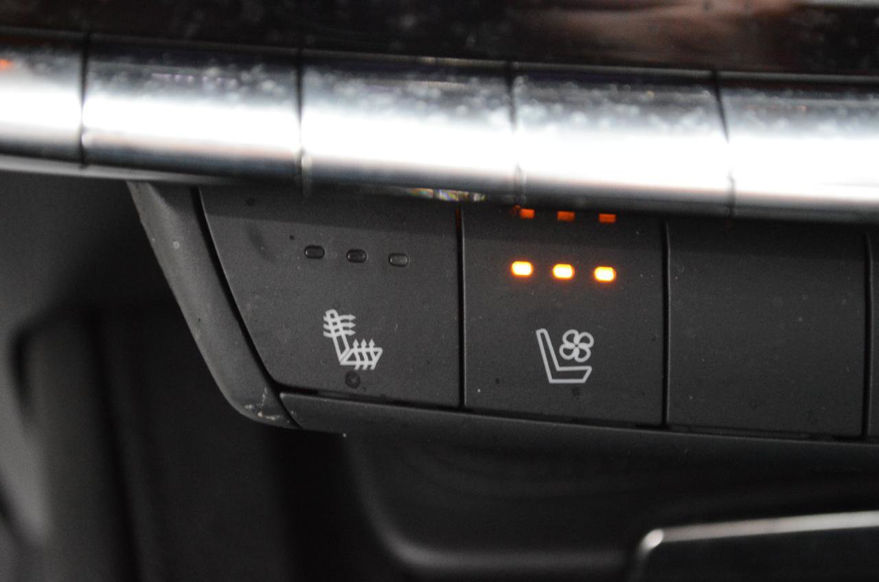 Used 2024 Cadillac XT4 Sport image 30