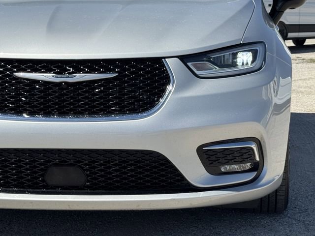 Used 2024 Chrysler Pacifica Limited image 14