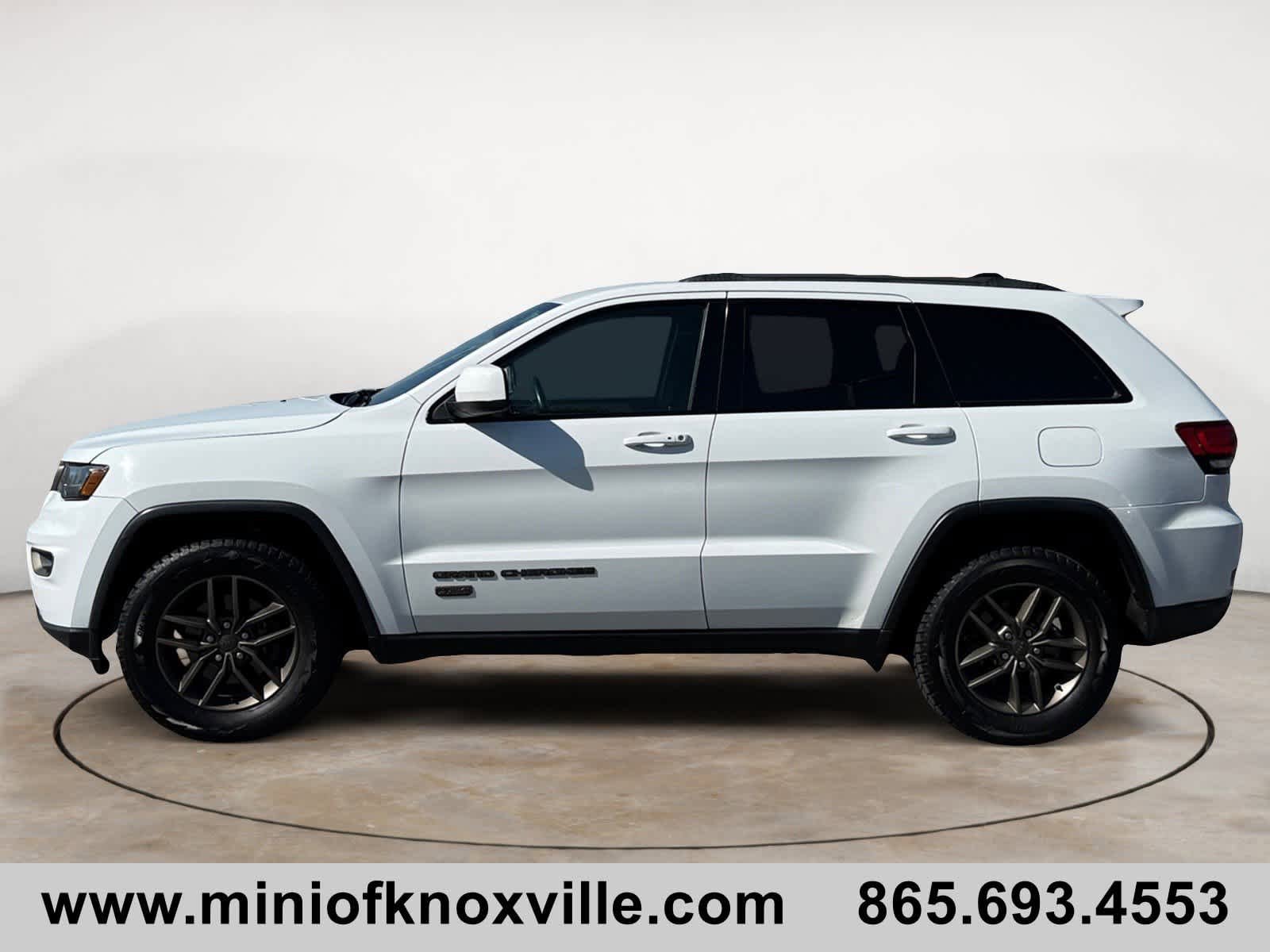 Used 2016 Jeep Grand Cherokee Laredo 75th Anniversary AWD/4WD image 6
