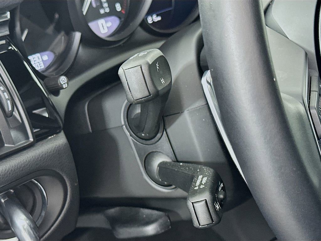 Certified 2025 Porsche Macan image 11