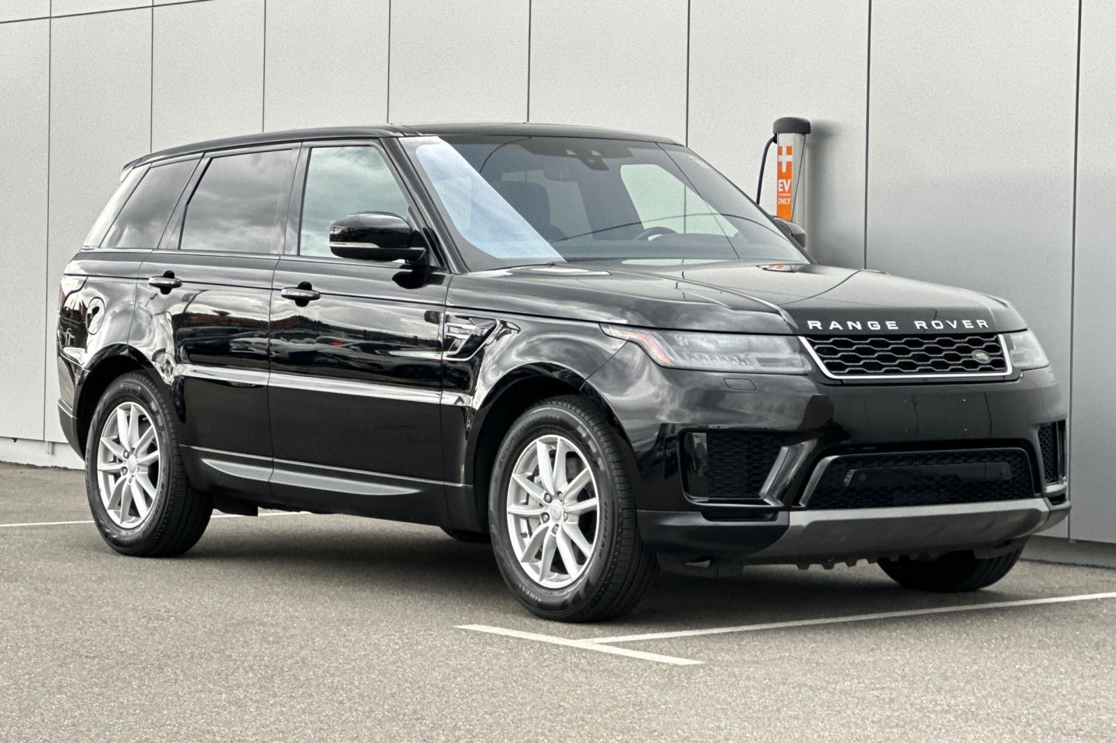 Used 2018 Land Rover Range Rover Sport SE image 7