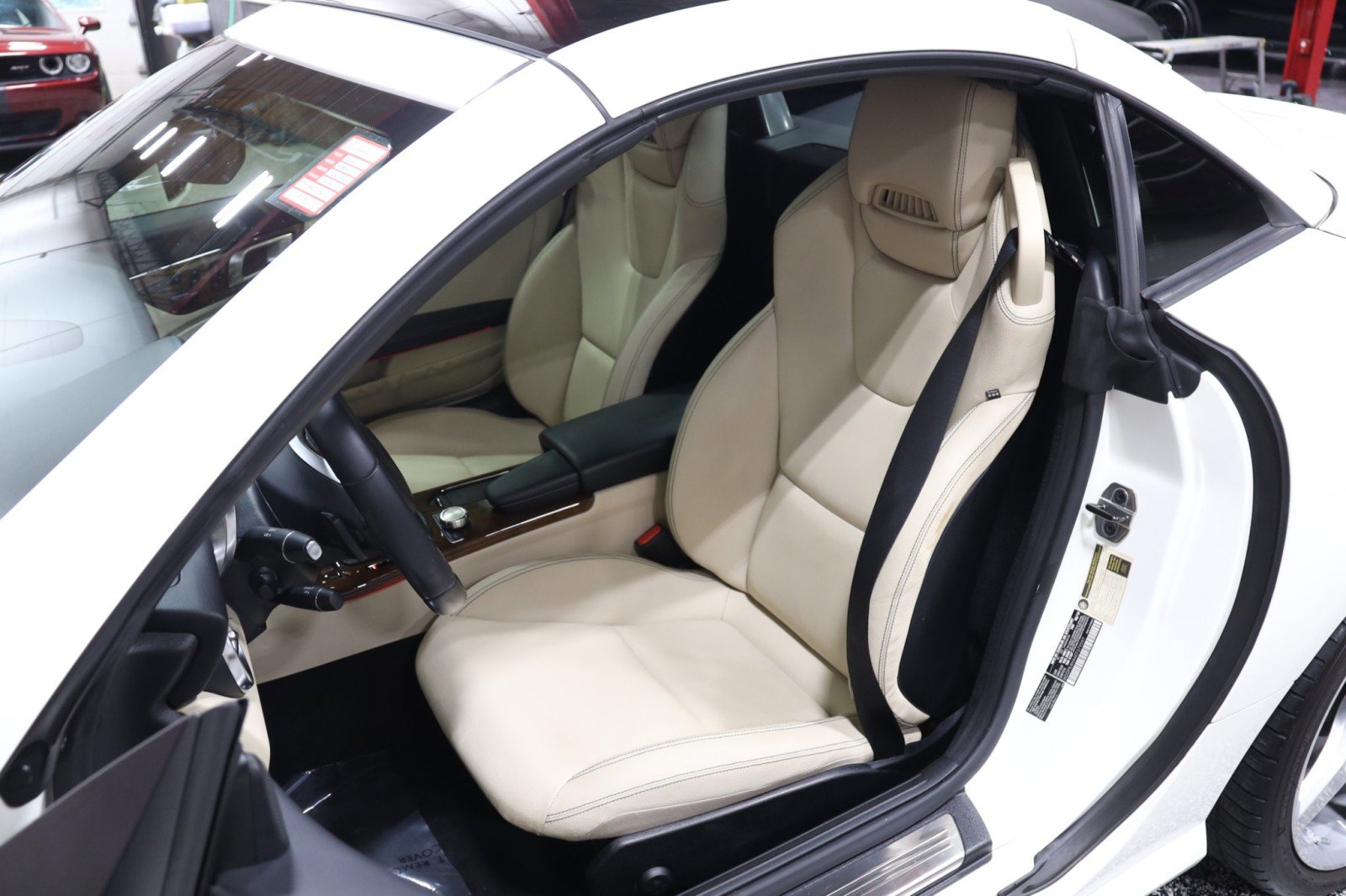Used 2014 Mercedes-Benz SLK 250 image 38