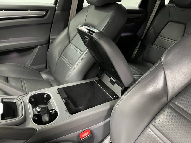 Used 2022 Porsche Cayenne Platinum Edition AWD/4WD image 40