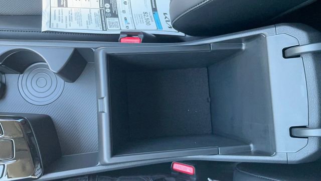 Used 2025 Kia Sportage EX image 18