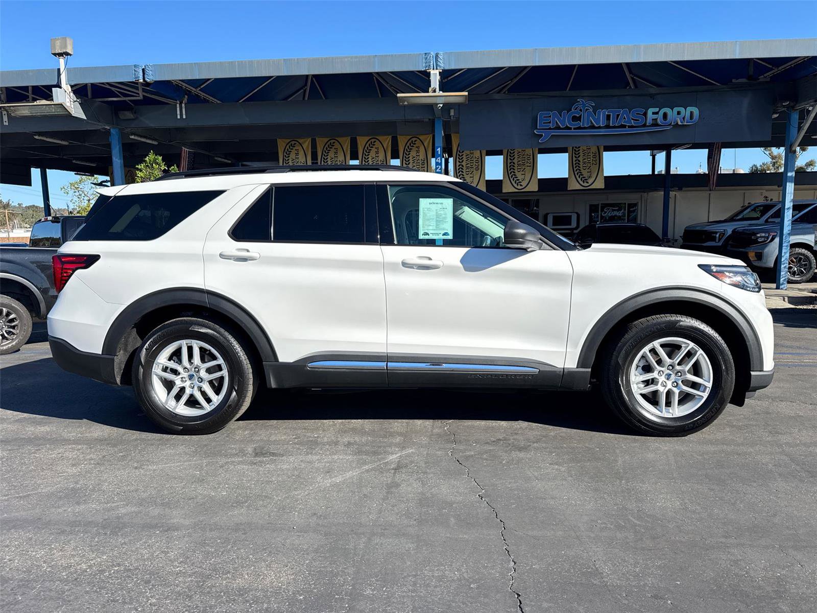 Used 2025 Ford Explorer Active w/ Active Comfort Package image 7