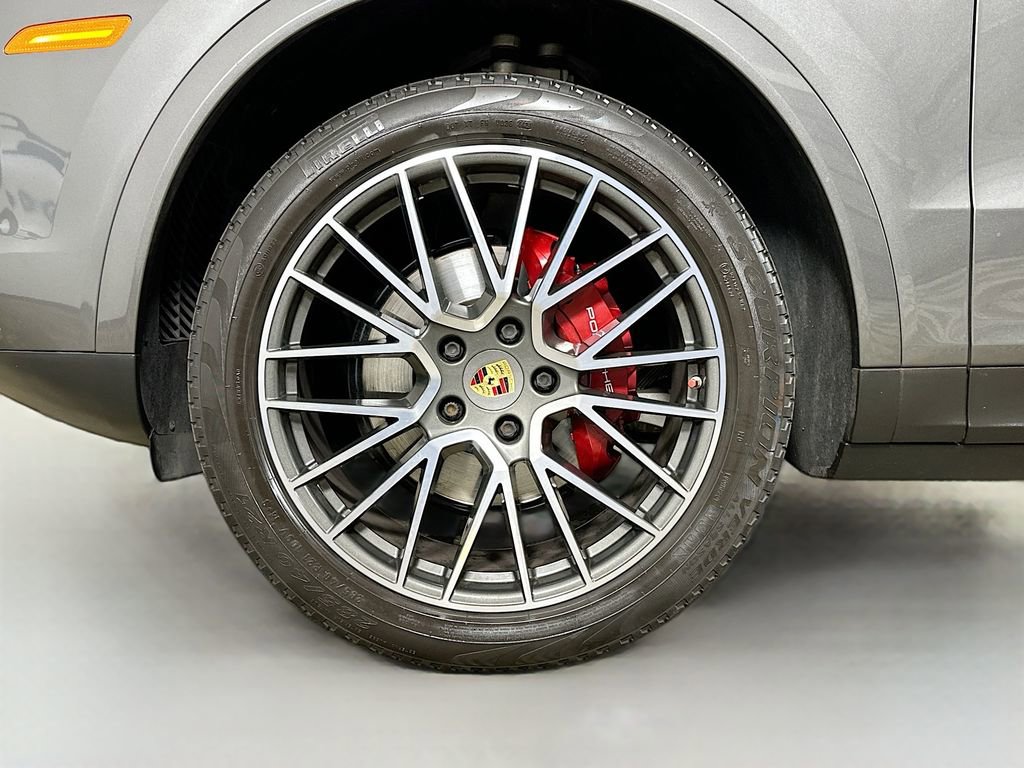 Used 2019 Porsche Cayenne Base image 39