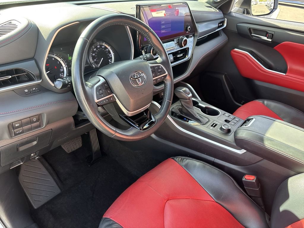 Used 2023 Toyota Highlander XSE image 10