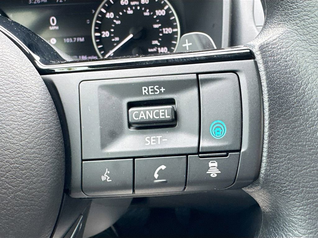 Used 2023 Nissan Rogue SV image 10